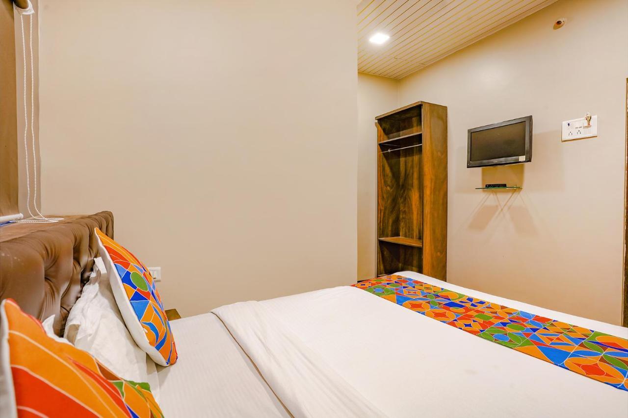 Fabexpress Comfort Stay - Nr Mumbai International Airport Exterior photo