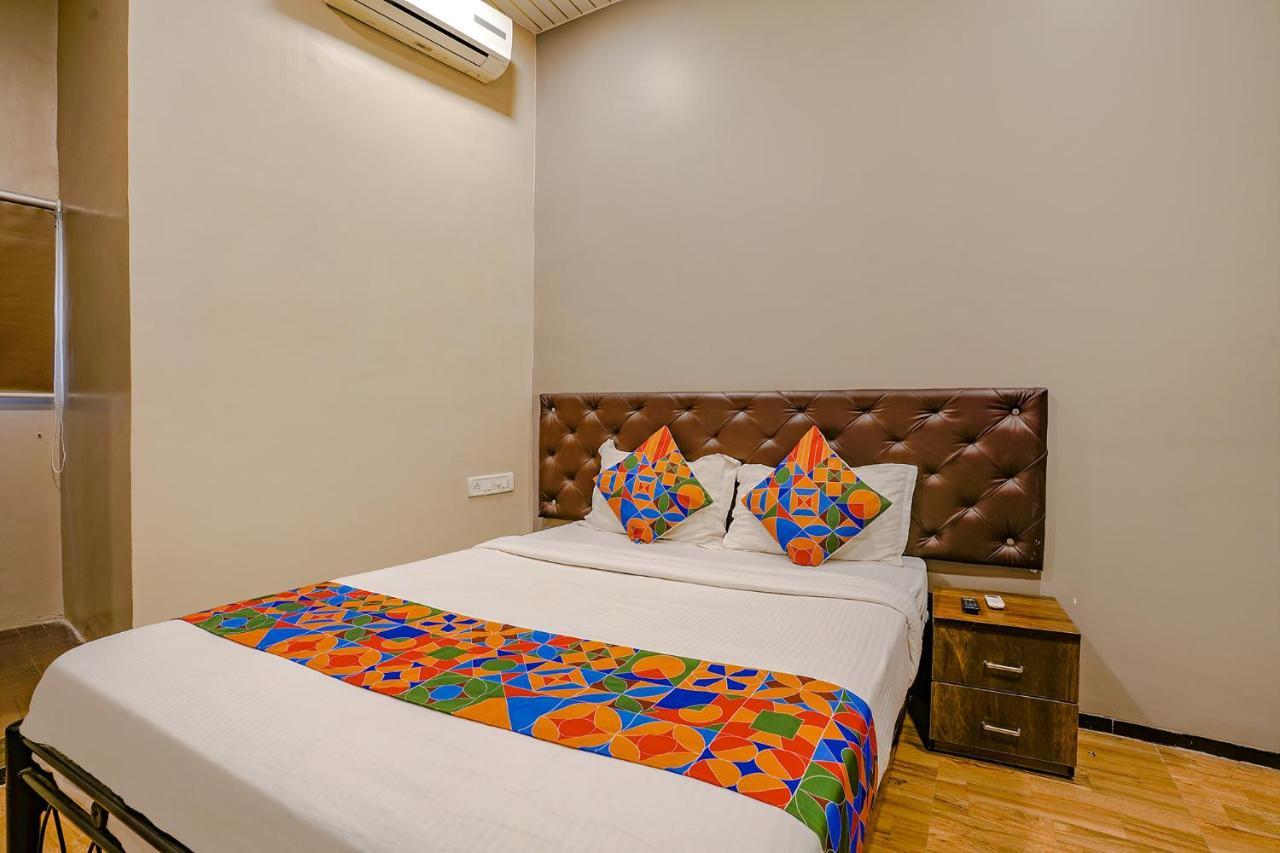 Fabexpress Comfort Stay - Nr Mumbai International Airport Exterior photo